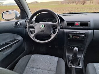 ŠKODA OCTAVIA Combi 1.6i 6/2002 KLIMA,ALU,VYHŘ.SED, STK 2027 - 8
