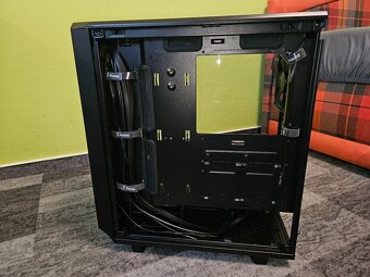 Prodám počítačovou skříň Fractal Design Meshify 2 Compact TG - 8