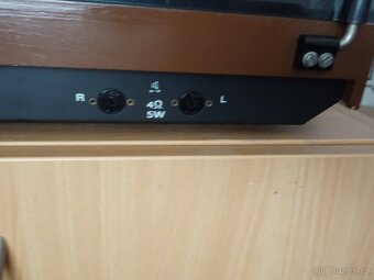 Gramofon se zesilovačem Tesla NZC 160 + 2x repro Philips - 8