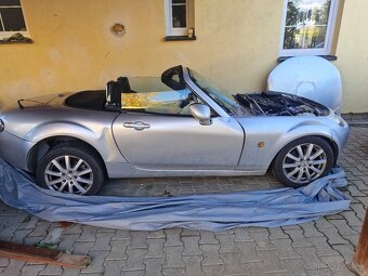 Mazda mx5 nc bouraná na bok - 8