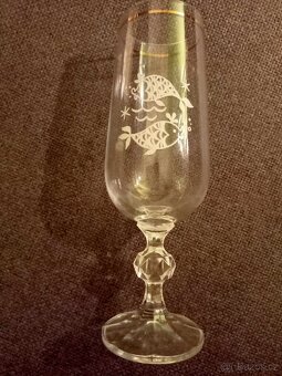 Staré sklo- karfa, misky, sklenice... - 8