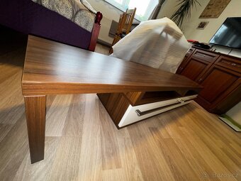 Moc pěkná komoda pod TV - 8