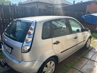 Ford fiesta 2003 - 8