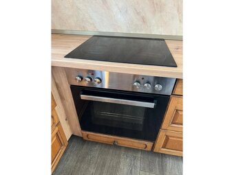 venkovská dubová kuchyně se spotřebiči,5447 - 8