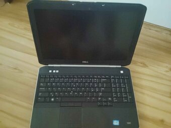 Dell Latitude E5520 - 8