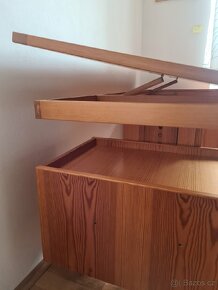 Dřevěný psací stůl - 8
