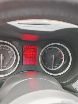 Prodej osobního automobilu Alfa Romeo - 8