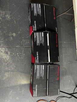Pioneer (2x) CDJ2000 NXS2 a (1x) DJM-900 NXS2 mixážní DJ sys - 8