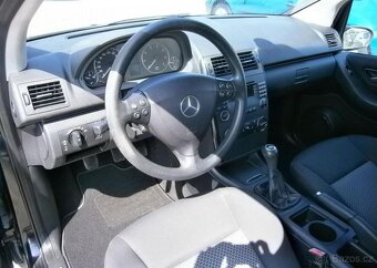 Mercedes-Benz Třídy A 1.5i serviska benzín manuál 70 kw - 8