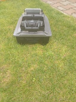 Zakrmovací, zavážecí loď s GPS, loďka na ryby až 160 pozic - 8