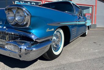 1958 Pontiac Bonneville Sportcoupe - 8