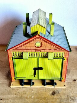 Vláčky - lokomotivní depo, No 1, Hornby, Francie, 1930 - 8