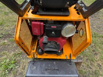 Minibagr BG 800. 02 - 8