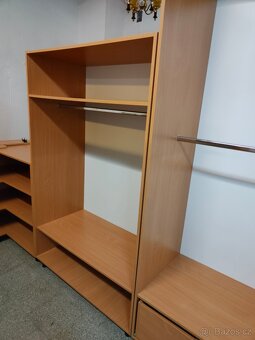 Šatna ve tvaru U lamino buk - 8