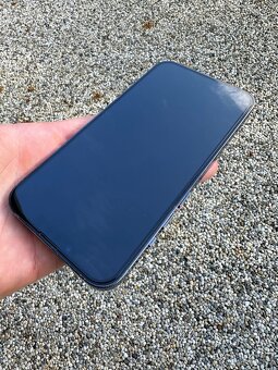 iPhone 13 Pro - baterie 100% blue - 8
