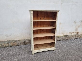 STARÁ KNIHOVNA V PATINĚ - 8