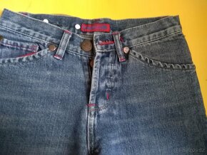Troje džíny - 8