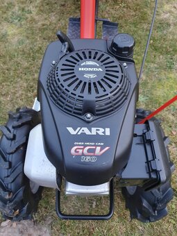 Prodám malotraktor Vari Honda Global,  zánovní - 8
