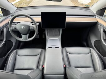 Tesla Y 2023 / Long Range AWD / 1.majitel / DPH / AMD RYZEN - 8