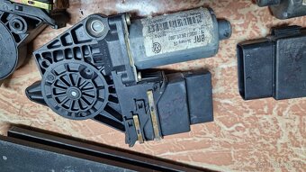 Octavia 1,budiky, zámky - 8