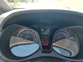 Hyundai ix 20 - 8