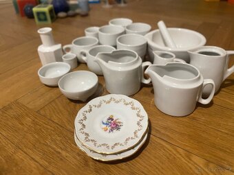 Porcelánové hrníčky a misky - 8