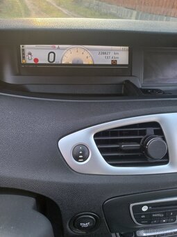 Prodám Renaul Scenic 1.9 dCI - 8