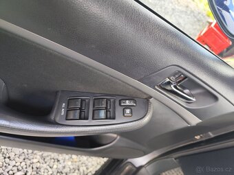 Toyota Avensis combi - 8