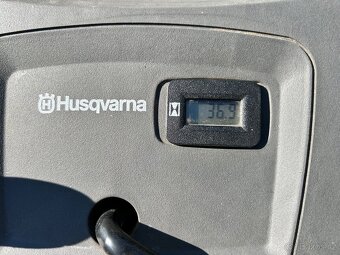 Traktor Husqarna TC138 - 8