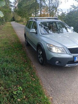 Škoda Octavia Scout - 8