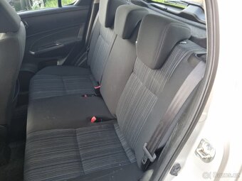 Suzuki Swift 1.2 benzín 4x4 mod2015 klimatizace vyhř sed - 8