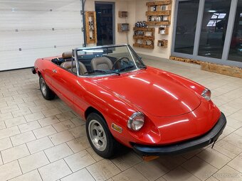 Alfa Romeo Spider - 8
