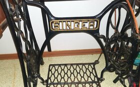 Prodám starožitný šicí stroj SINGER - 8