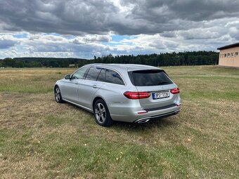 Mercedes Benz E220d - 8