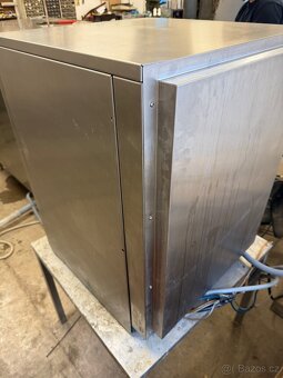 Myčka nádobí Winterhalter UC-XL - možnost mytí beden 60x40cm - 8