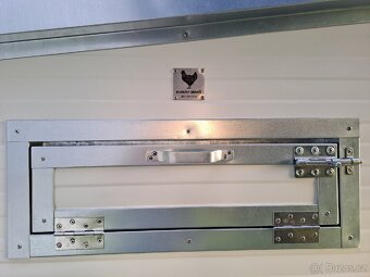 KURNÍK PRO SLEPICE - 8