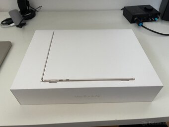 Prodám MacBook Air s čipem M2 – 16 GB RAM, 256 GB SSD - 8