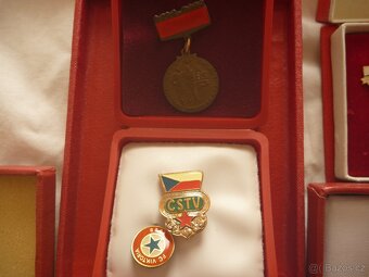 Konvolut medaile odznaky podnikové Svit ČSSR socialismu - 8