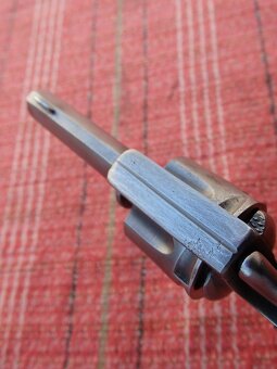 Historický revolver British Bulldog cal. 320 - 8