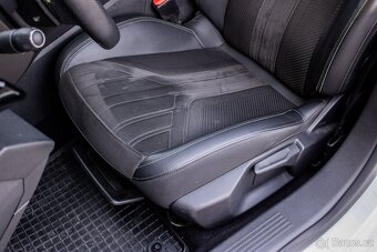 Peugeot 308 1.5 BlueHDi 130 GT Pack EAT8m / AJ NA SPLÁTKY - 8