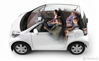 Toyota iQ & Kožený interiér-výhřív., new Pneu, Brzdy, Olej - 8