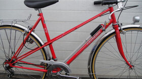 Peugeot 1982,  červené, hezký originál - 8