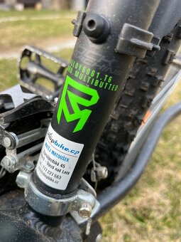 RockMachine vel.L - 8