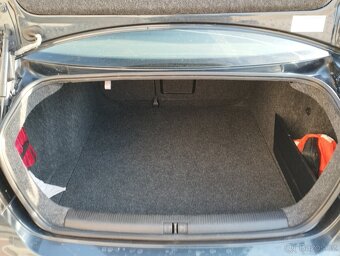 VW Jetta 1.6 TDI 77 kw - 8
