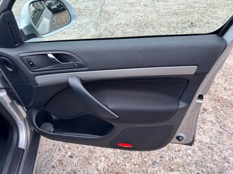 ŠKODA OCTAVIA II FL COMBI 1.4 TSI ELEGANCE TOP STAV - 8