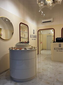 Luxusní lakovaný nábytek - 8