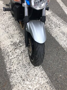 Suzuki GSR - 8