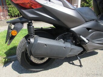YAMAHA X-Max 300i - 8