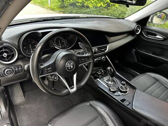 Alfa Romeo Giulia 2.2 JTDM 132kW Super Kůže Navi Automat - 8