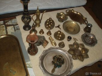 Mosazné dekorace - 32 ks - viz foto - cena za celek - - 8